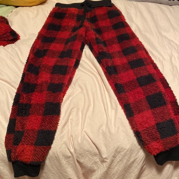 Cali 1850 Buffalo Plaid Fleece Lounge Pants & Shorts - Picture 3 of 5
